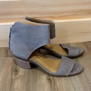 Lucky Brand Gray Women's Ankle Strap Sandals 7